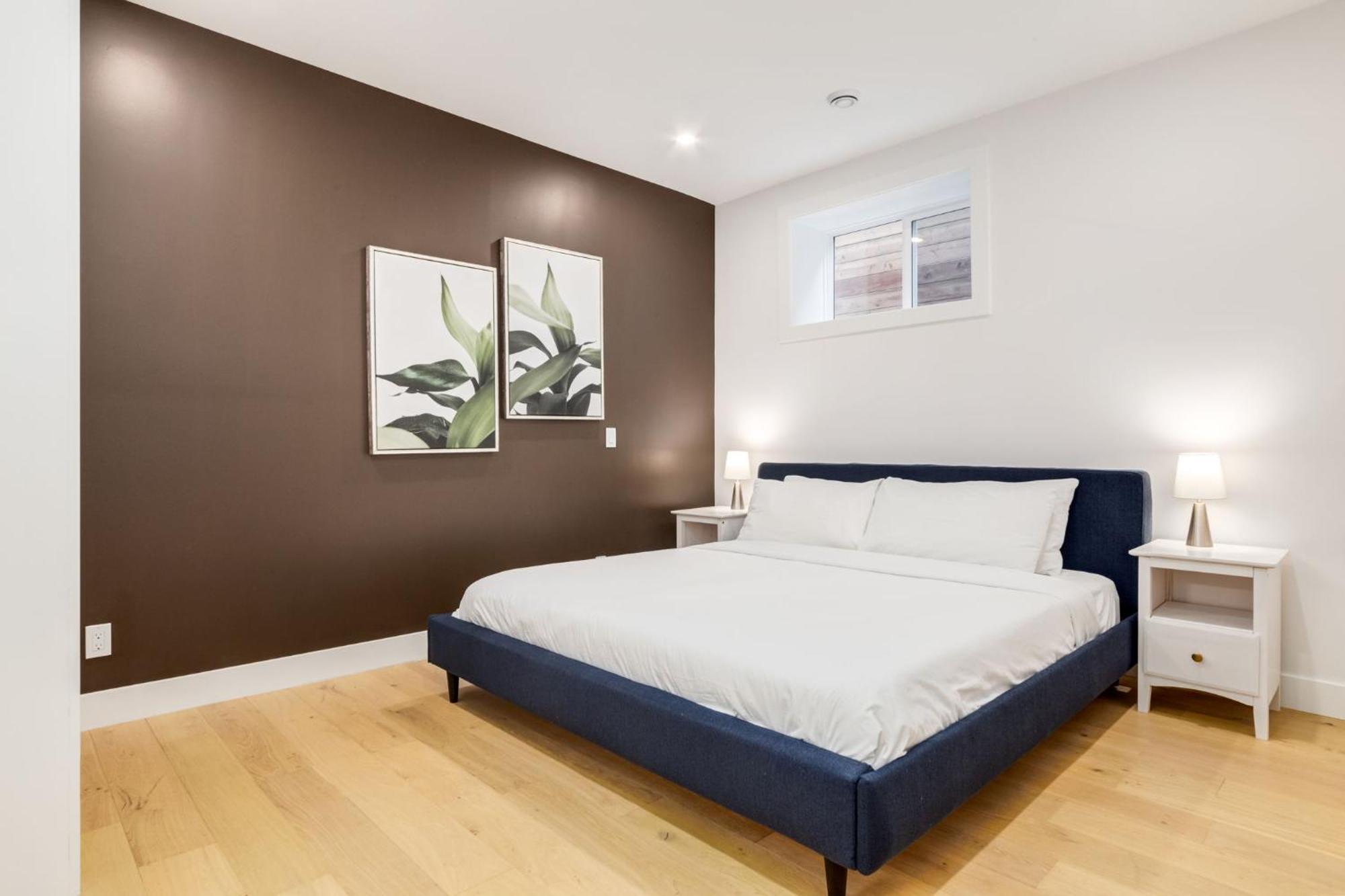 Long Stays, Pets Welcome, Free Parking & King Bed *