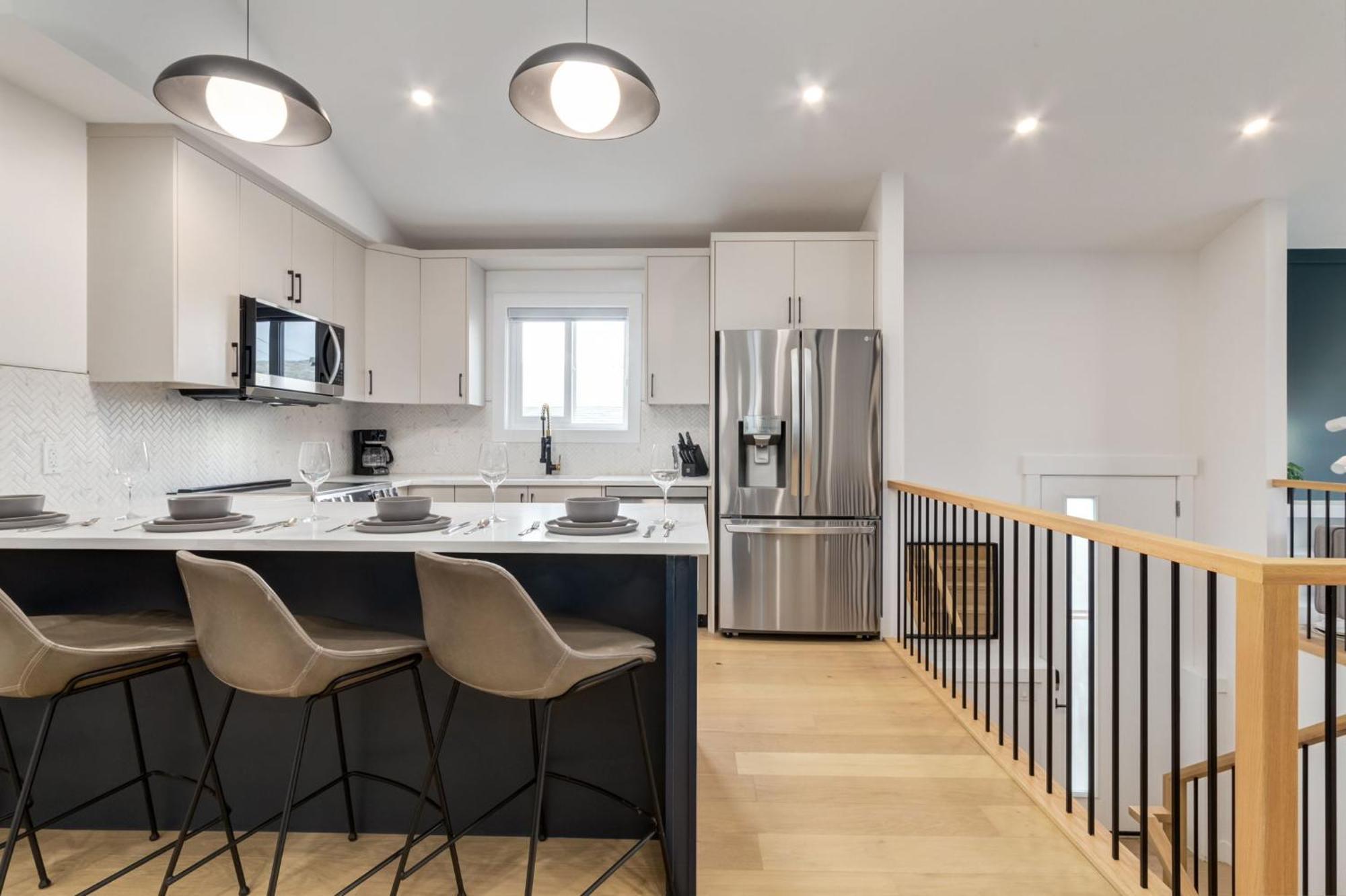 Long Stays, Pets Welcome, Free Parking & King Bed Holiday home