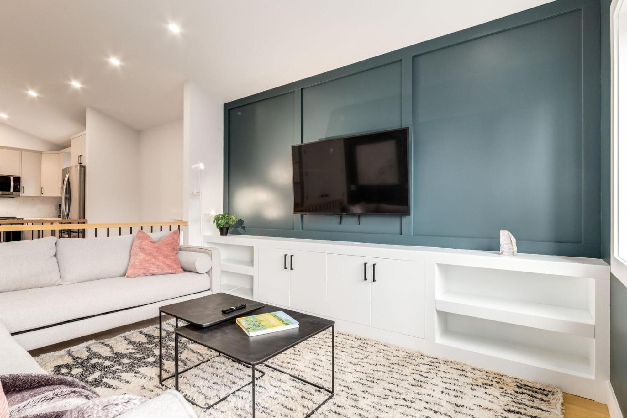 Long Stays, Pets Welcome, Free Parking & King Bed Holiday home